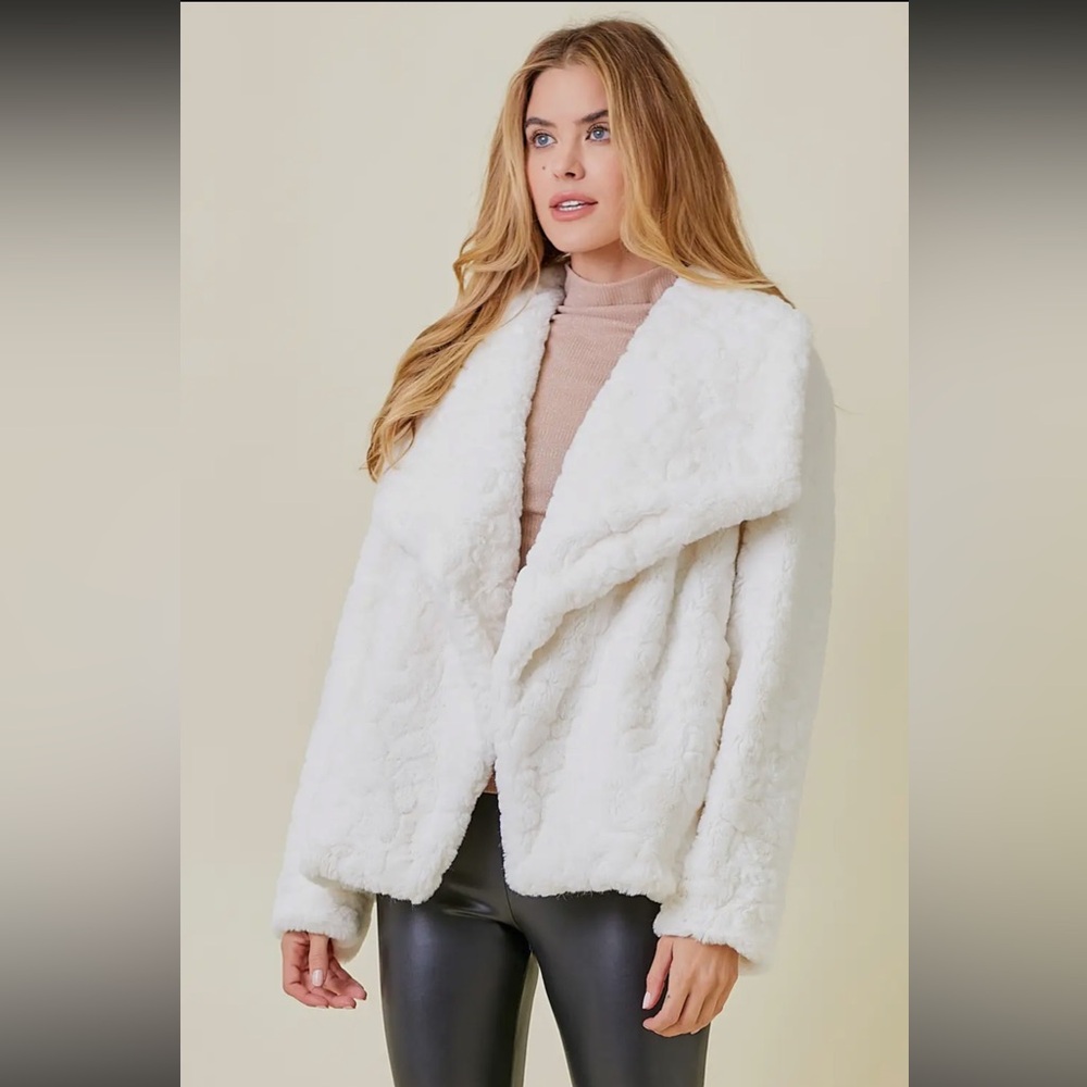 439. Faux Fur Jacket White Wide Lapel Collar With Pockets NEW Item NWT S, M, L - Picture 8 of 9